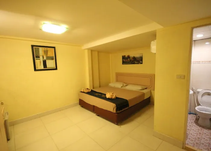 Hotel Universe *